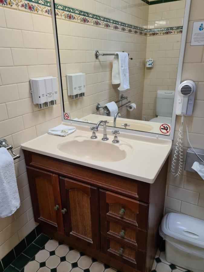 Country Gardens Motor Inn Toowoomba Esterno foto
